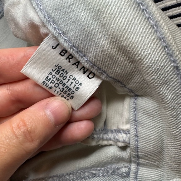 J Brand Jeans Joan Crop in Powdered Wash - Picture 6 of 8